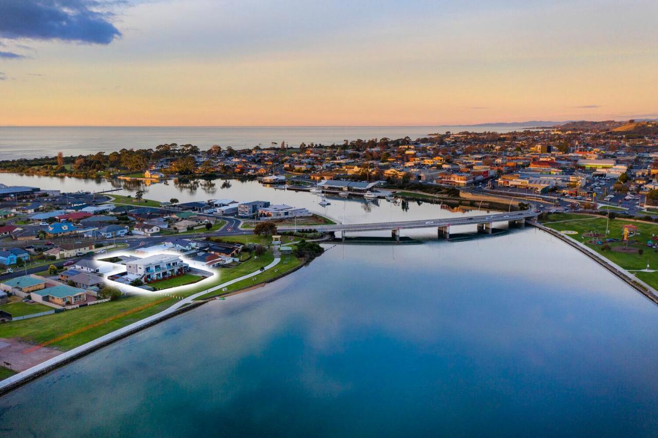 Ulverstone River Edge Holidayapartments ภายนอก รูปภาพ